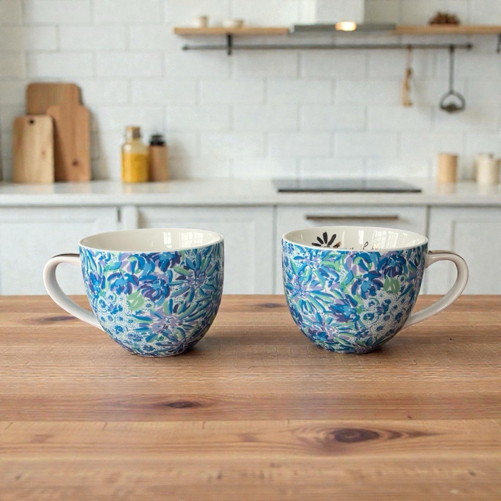 Lilly Pulitzer Mugs 2 Cups Blue White Floral Gold Logo Ceramic Coffee Tea Gifts
